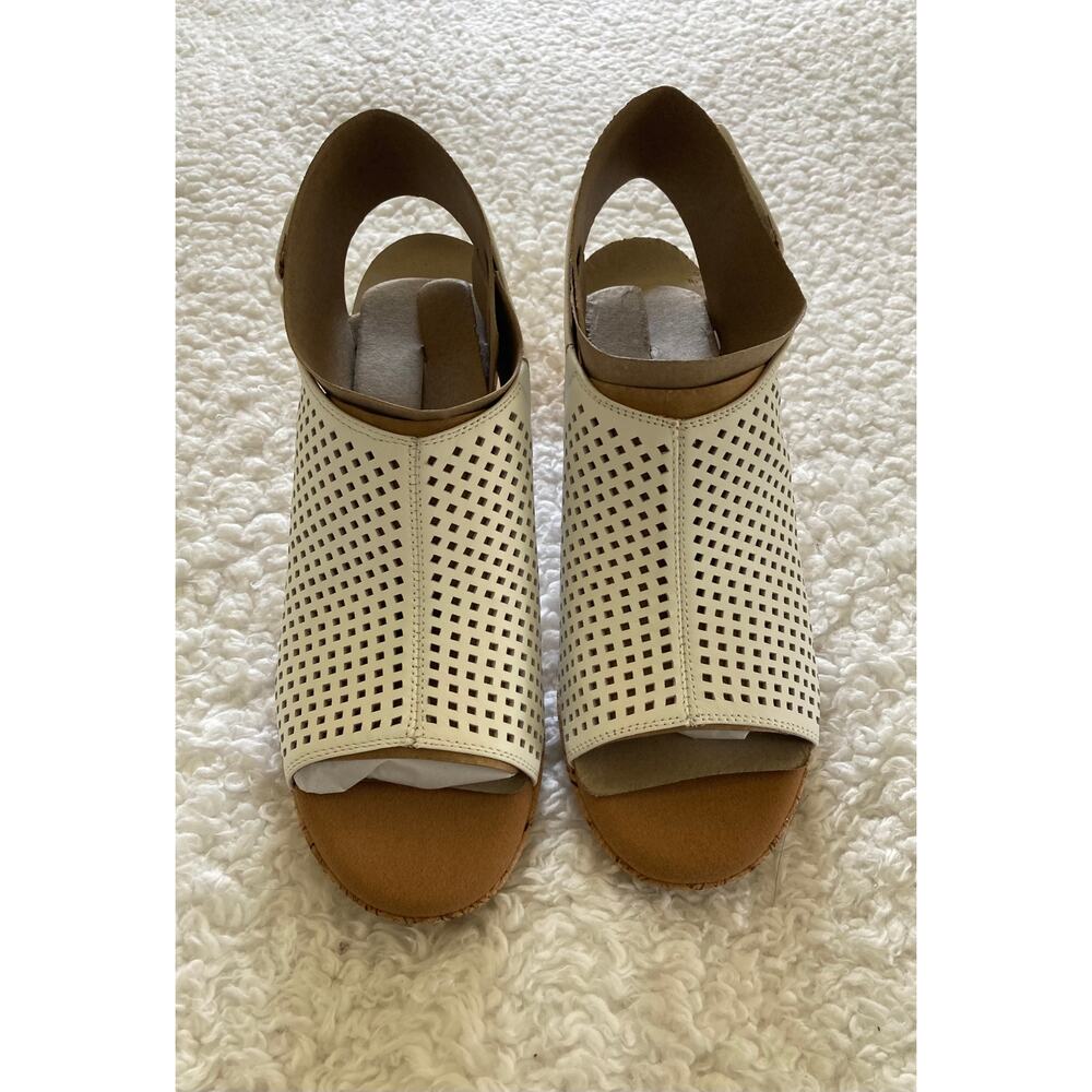 NWT Rockport women's Briah perforated sling back white wedge sandal, size 8M